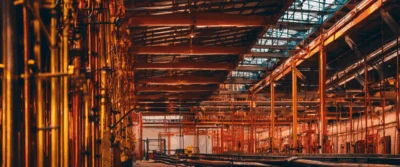 Barre de cuivre pleine : l’alliée incontournable des installations électriques industrielles